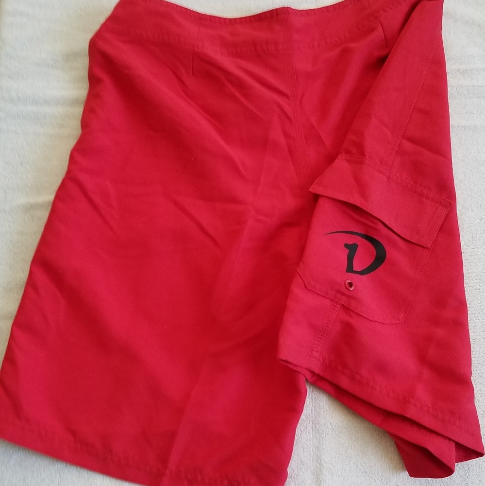 Shorts - Picture 2 of 3